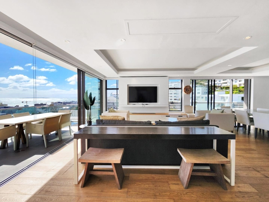 To Let 4 Bedroom Property for Rent in Sea Point Western Cape